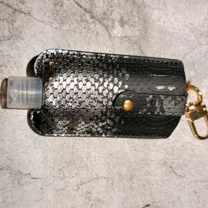 Keychain/Keyhole Bottle and Pouch